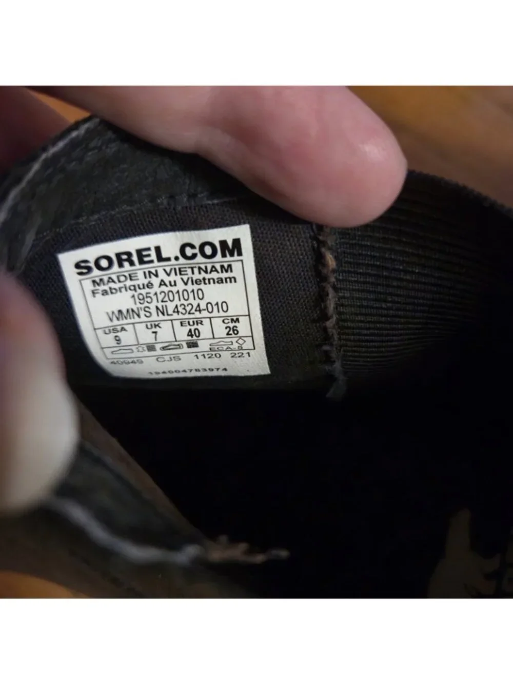 Sorel Lennox Chelsea Black Waterproof Leather Boots Women's Size 9